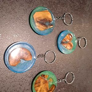 Porte clés en bois et résine
